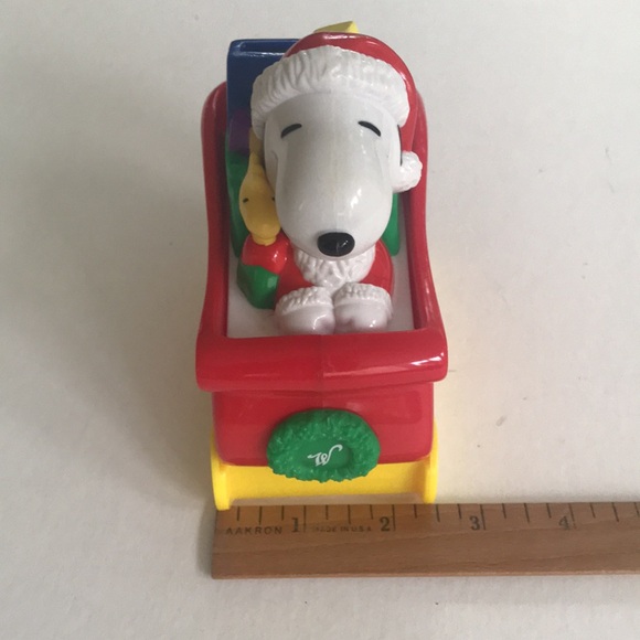 Whitmans Candies Christmas Snoopy and Woodstock in Sled Bank - Picture 5 of 7